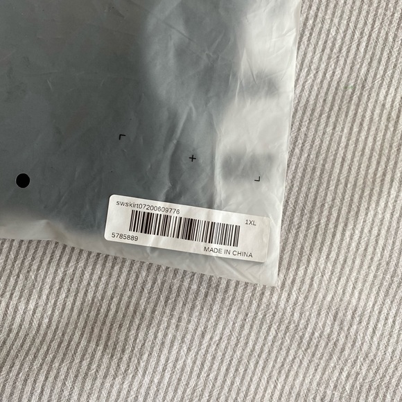 Flounce Hem Swiss Dot Skirt - NWT - Picture 10 of 16